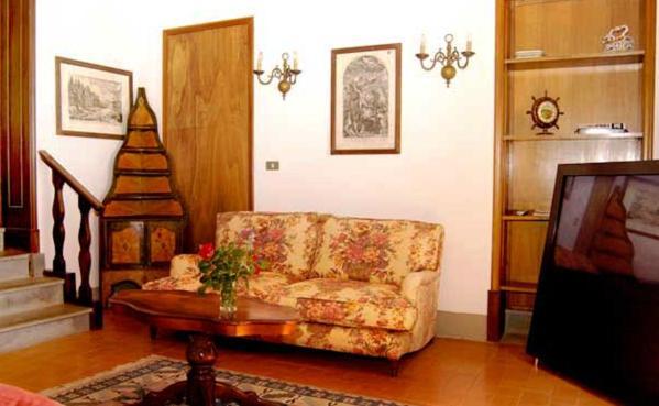 Casa Vacanze Villa Giusterna Monte Benichi Buitenkant foto